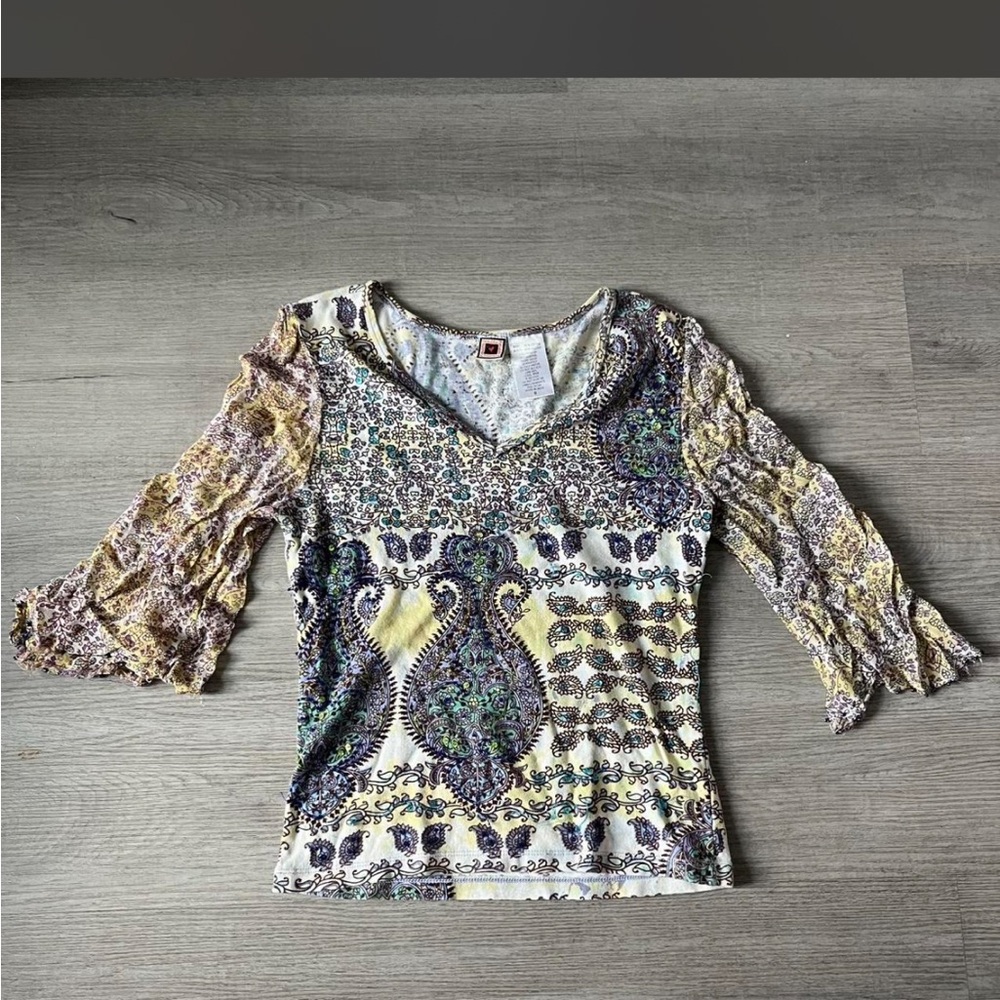 Women's Paisley V-Neck Long Sleeve Top in Yellow and Purple